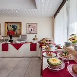 Hr Hotel 4*