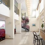 Hr Hotel 4*