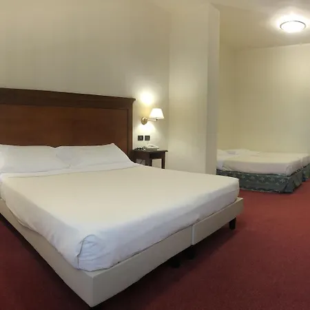 Hr Hotel 4*