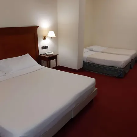 Hr Hotel 4*