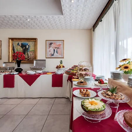 Hr Hotel 4*