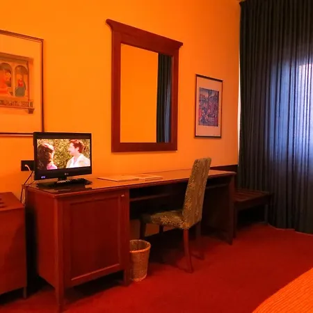 Hr Hotel