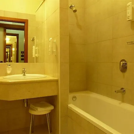 Hr 酒店 莫杜尼奥