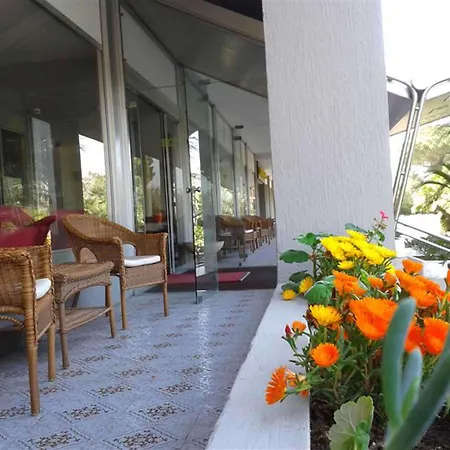 Hr 4* モドゥーニョ