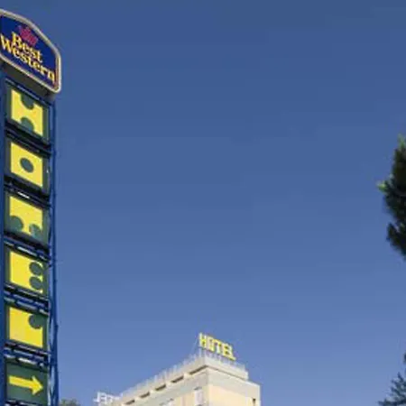 Hr Hotell 4*