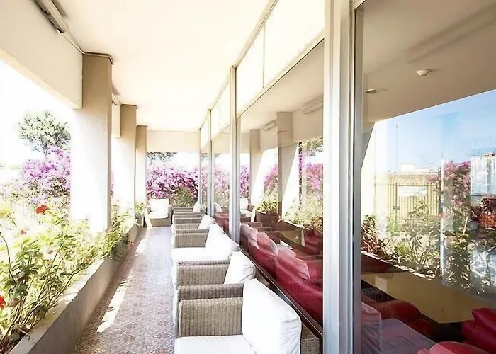 Hr 4* מודוניו